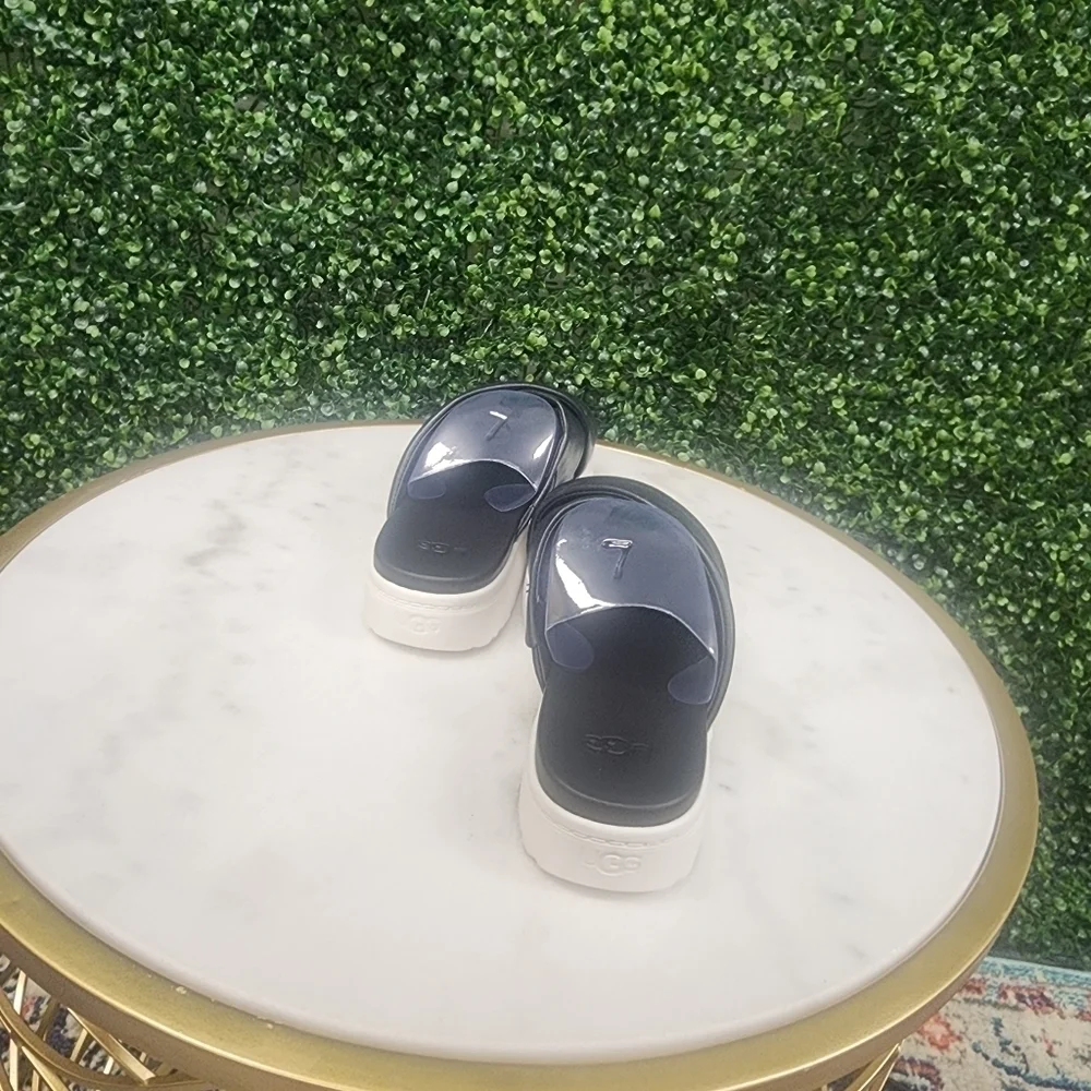 UGG® Women's Zayne Crossband Slide Sandals Black White